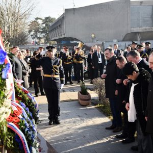 Радојичић положио вијенце поводом Дана Републике