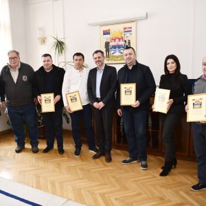 Уручене захвалнице учесницима „Ћевап феста“