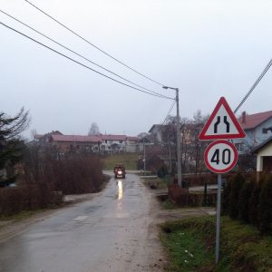 Постављена додатна саобраћајна сигнализација у Мотикама Постављена додатна саобраћајна сигнализација у Мотикама