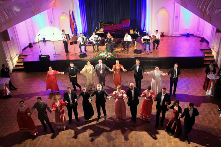  Фото архива