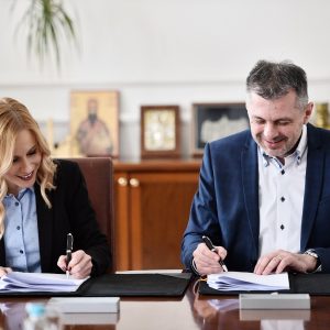 „Мој маркет“ донира дјечије игралиште у Новој вароши „Мој маркет“ донира дјечије игралиште у Новој вароши