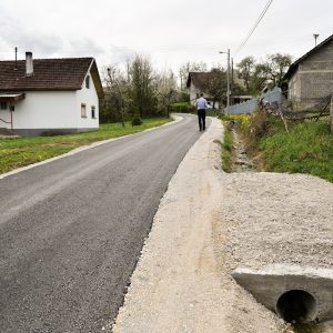 МЗ Драгочај: Нова амбуланта, дјечије игралиште, пут и водовод МЗ Драгочај: Нова амбуланта, дјечије игралиште, пут и водовод