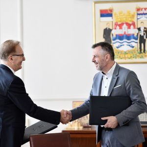 Lazarevo dobija dječije igralište