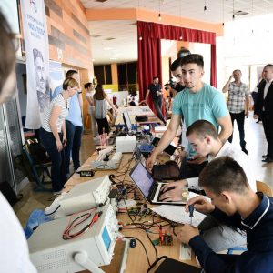 За наредну школску годину: 1,6 милиона КМ за стипендије