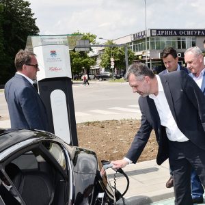 У функцији пуњачи за електричне аутомобиле