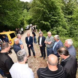 У МЗ Павићи почела реконструкција пута и изградња водовода