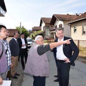 Стиже вода у Чокоре и у Подгрмечку улицу