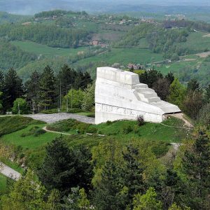 45.000 КМ за санацију степеница код споменика на Бањ брду 45.000 КМ за санацију степеница код споменика на Бањ брду