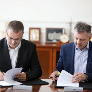 Потписан уговор: Почиње градња 14 километара водовода