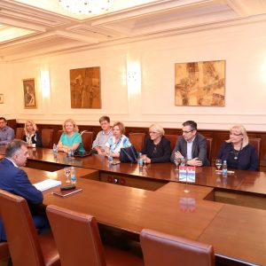 Градоначелник са директорима школа, почиње санација… Градоначелник са директорима школа, почиње санација…