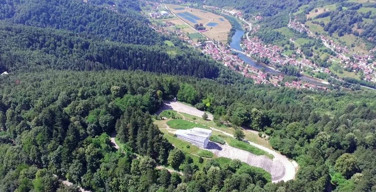  Фото архива