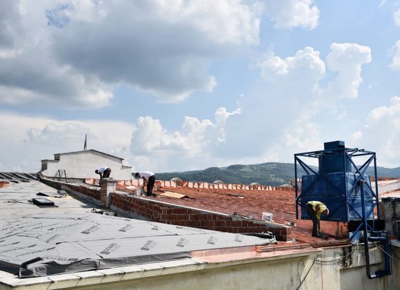 Санација крова на Банском двору