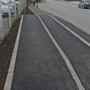 Гради се нови километар тротоара у Залужанима Гради се нови километар тротоара у Залужанима