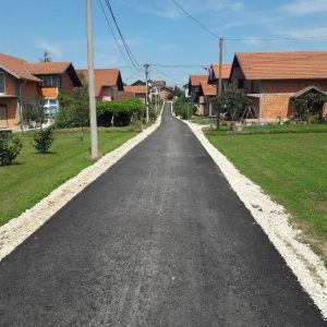 Нови асфалт за Чокоре и Драгочај