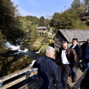 Почела обнова стаза и мостова на крупским слаповима Почела обнова стаза и мостова на крупским слаповима