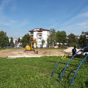 Uz pomoć Adiko banke: Gradi se novo igralište na Starčevici