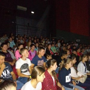 У Дому омладине изведена едукативна представа за школарце