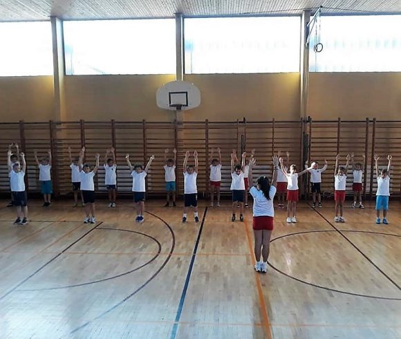 Час физичког у ОШ ″Станко Ракита″