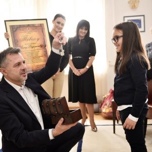Mala „gradonačelnica“  vratila ključeve grada