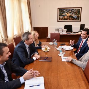 Дуално образовање залог за будућност Дуално образовање залог за будућност