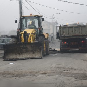 На терет извођача: Наложена санација новог пута у Чесми На терет извођача: Наложена санација новог пута у Чесми