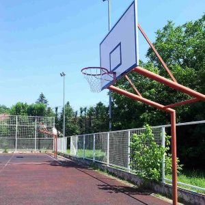 Обновљен 21 спортски терен