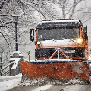 Зимска сезона: Снијег ће чистити 57 камиона Зимска сезона: Снијег ће чистити 57 камиона