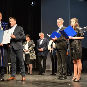 Gradskoj razvojnoj agenciji dodijeljena povelja Univerziteta u Banjoj Luci Gradskoj razvojnoj agenciji dodijeljena povelja Univerziteta u Banjoj Luci