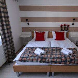 Инспекција у потрази за нелегалним креветима Инспекција у потрази за нелегалним креветима