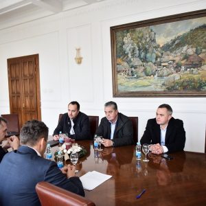 Петрићевац добија амбуланту, а Лауш мјесну заједницу и полицијску станицу Петрићевац добија амбуланту, а Лауш мјесну заједницу и полицијску станицу