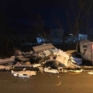 Građani prijavili začepljenje slivnika i nepropisno odlaganje otpada Građani prijavili začepljenje slivnika i nepropisno odlaganje otpada