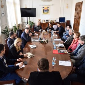 Градоначелник чуо мишљења струке о важним темама