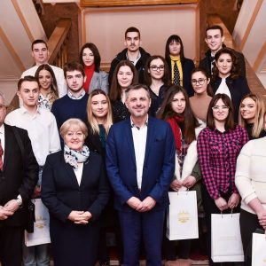 Награђени најбољи средњошколци