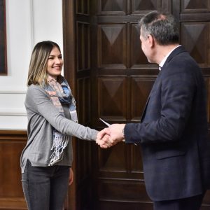 1,5 милиона КМ за младе: Додијељене градске стипендије за студенте 1,5 милиона КМ за младе: Додијељене градске стипендије за студенте