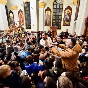 Radojičić prisustvovao paljenju badnjaka u naselju Lauš