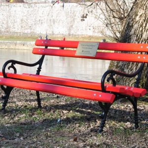 Постављене клупе за „први“ пољубац, уз нове локације за „селфи“ Постављене клупе за „први“ пољубац, уз нове локације за „селфи“