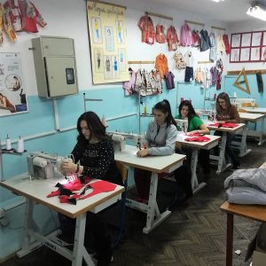 Завршене обуке за шивење текстила и коже Завршене обуке за шивење текстила и коже