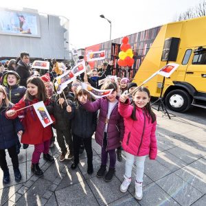 „Библиобус“ кружи по 14 локација по граду и селима „Библиобус“ кружи по 14 локација по граду и селима