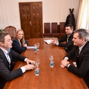 Нови рачунари за Раднички универзитет: Донација компаније „Исткод“ Нови рачунари за Раднички универзитет: Донација компаније „Исткод“