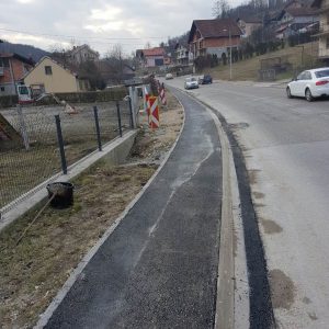 Градња тротоара на Сарачици