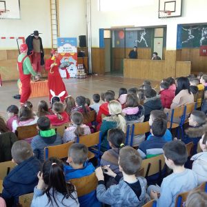 „Позориште без граница“ гостовало у Поткозарју