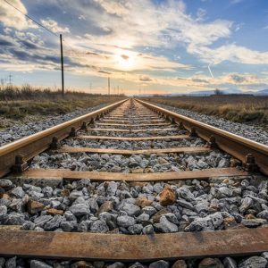 Обустава саобраћаја на путно-пружном прелазу у Приштинској улици Обустава саобраћаја на путно-пружном прелазу у Приштинској улици