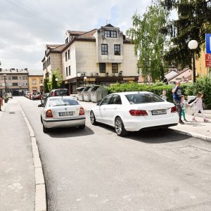 Нови асфалт и измјена режимa саобраћаја у Улици Ивана Фрање Јукића