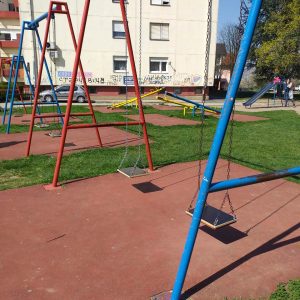 „Грађанска патрола“: Поправљени реквизити на игралиштима „Грађанска патрола“: Поправљени реквизити на игралиштима