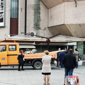 Наложено уклањање затворене терасе на Тргу Крајине Наложено уклањање затворене терасе на Тргу Крајине