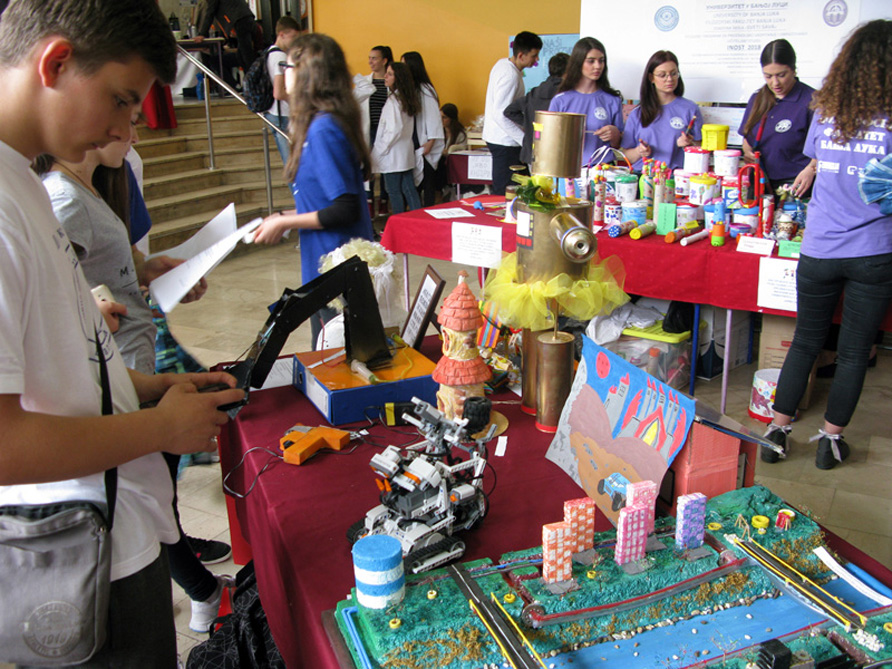  Фото архива