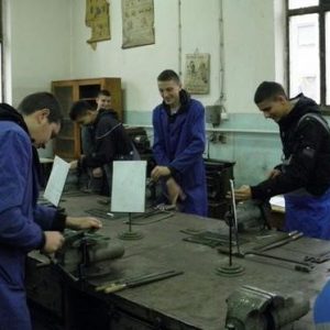 Помоћ привреди: Дупло више новца за недостајућа занимања Помоћ привреди: Дупло више новца за недостајућа занимања