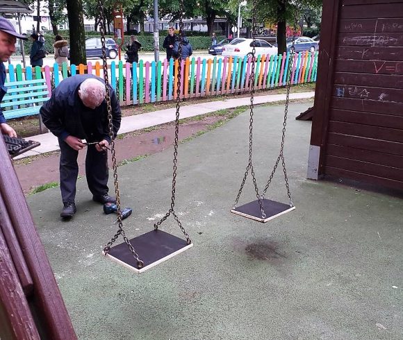  Поправљене љуљашке