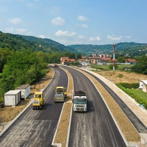 Асфалтирана нова дионица Источног транзита Асфалтирана нова дионица Источног транзита
