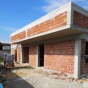 Будућа амбуланта већ „под кровом“, ускоро и вртић и мјесна заједница